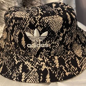 Adidas python print bucket hat